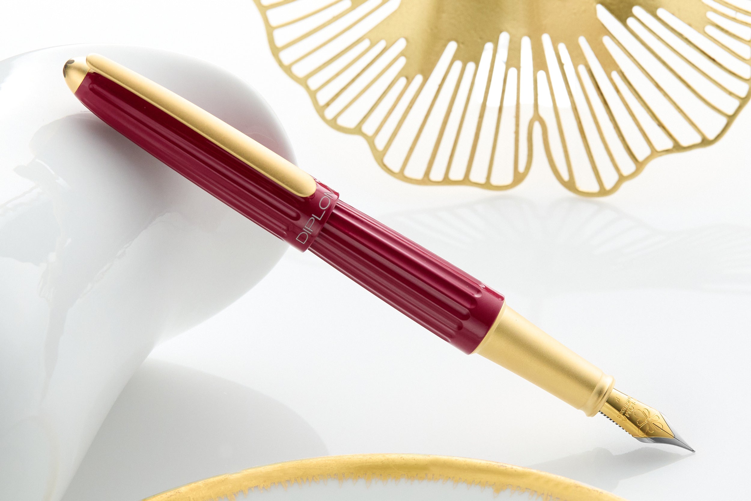 Cranberry/Gold Aero